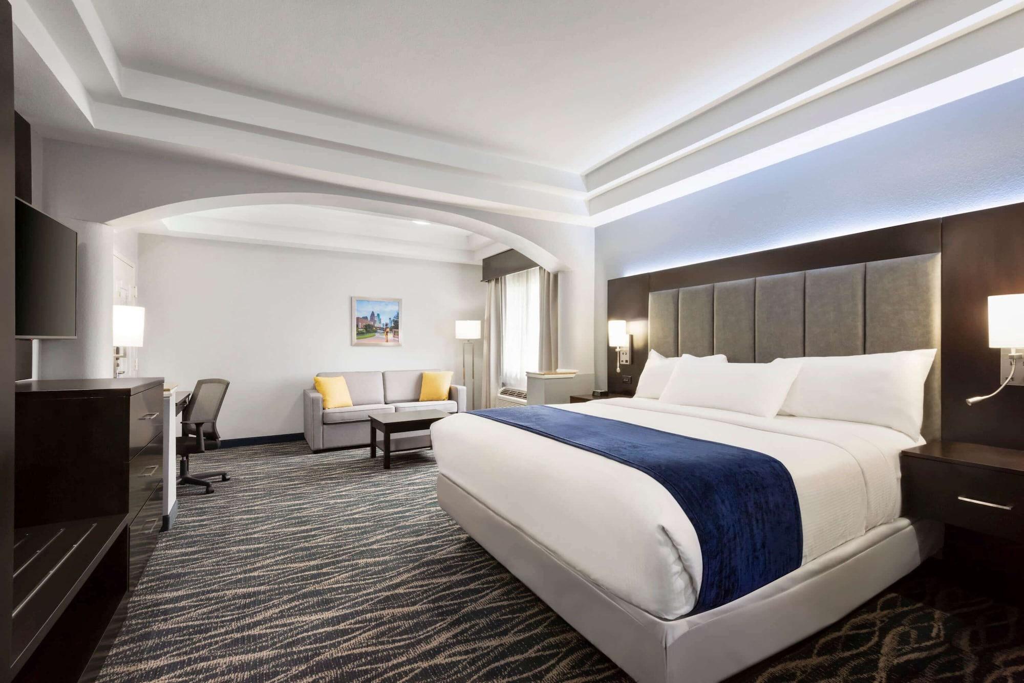 Days Inn & Suites By Wyndham Houston Hobby Airport Εξωτερικό φωτογραφία