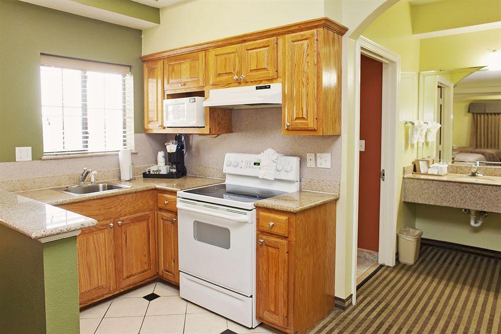 Days Inn & Suites By Wyndham Houston Hobby Airport Εξωτερικό φωτογραφία