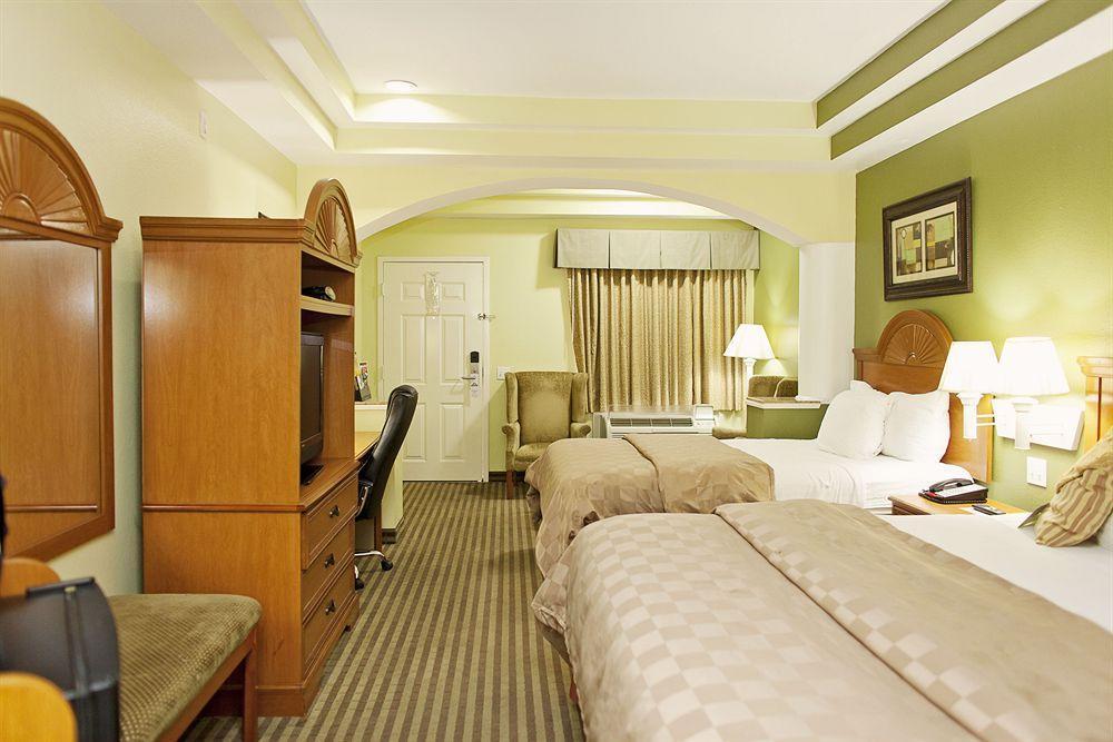 Days Inn & Suites By Wyndham Houston Hobby Airport Εξωτερικό φωτογραφία