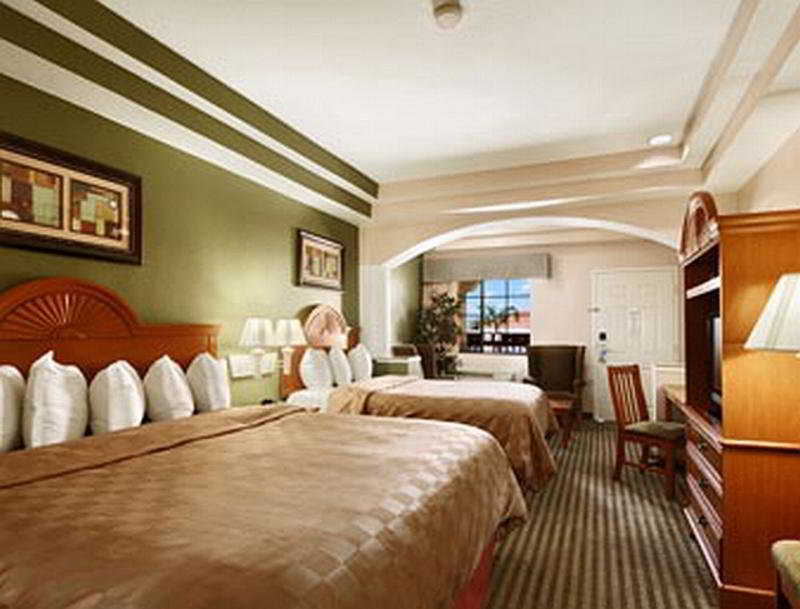 Days Inn & Suites By Wyndham Houston Hobby Airport Δωμάτιο φωτογραφία