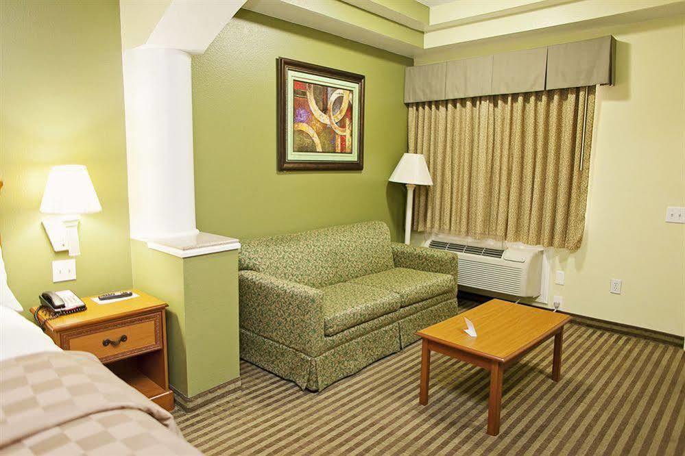 Days Inn & Suites By Wyndham Houston Hobby Airport Εξωτερικό φωτογραφία