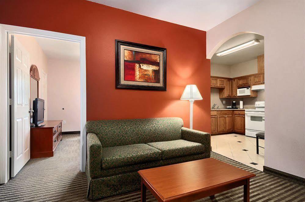 Days Inn & Suites By Wyndham Houston Hobby Airport Εξωτερικό φωτογραφία